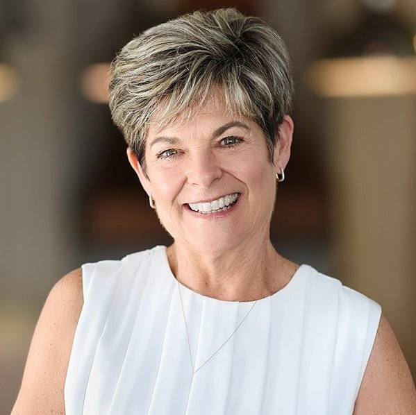 Laurie Elliott Photo